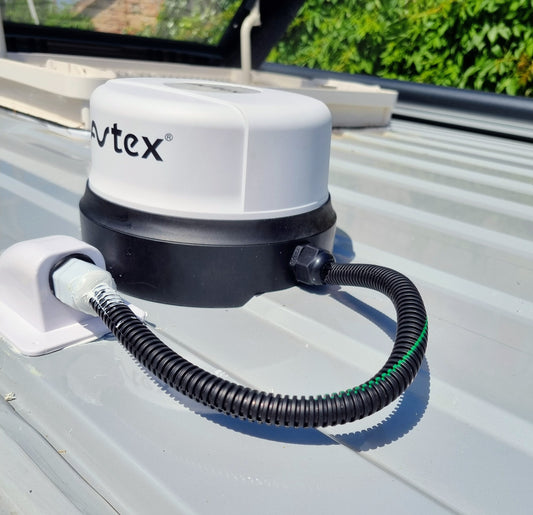 Base de fixation fourgon pour antenne 5G AVTEX